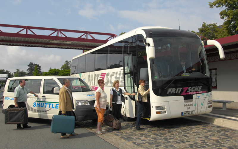 Reise Shuttle zum Bus